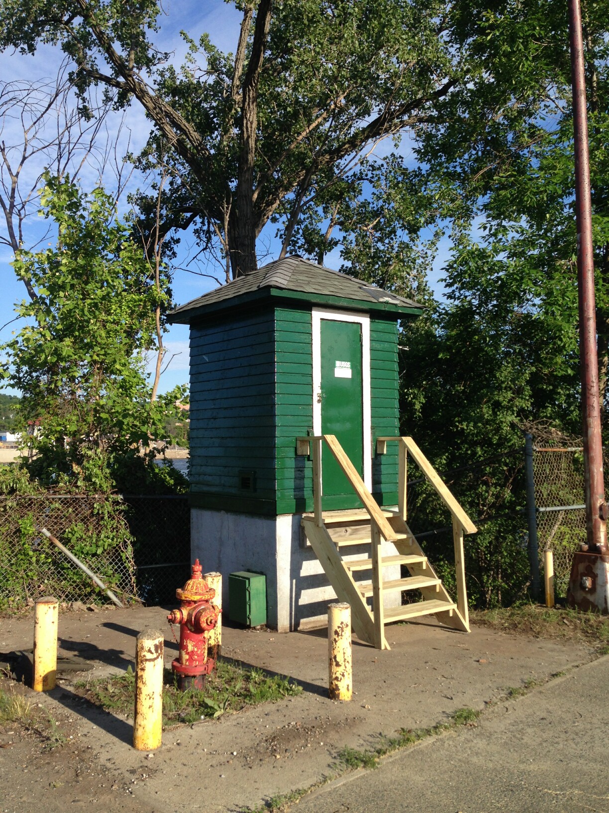 Photo of station on HUDSON RIVER AT GREEN ISLAND NY