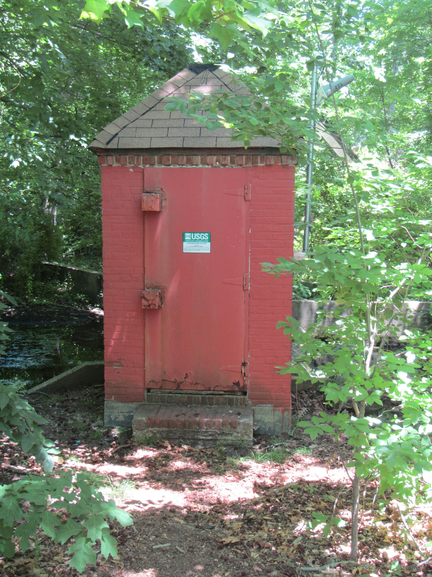 Photo of station on BELLMORE CREEK TRIBUTARY AT BELLMORE, NY